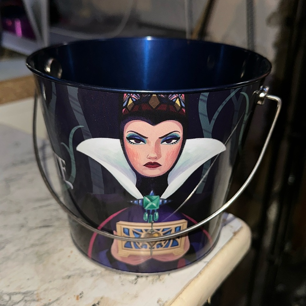 Snow White Tin Popcorn Bucket